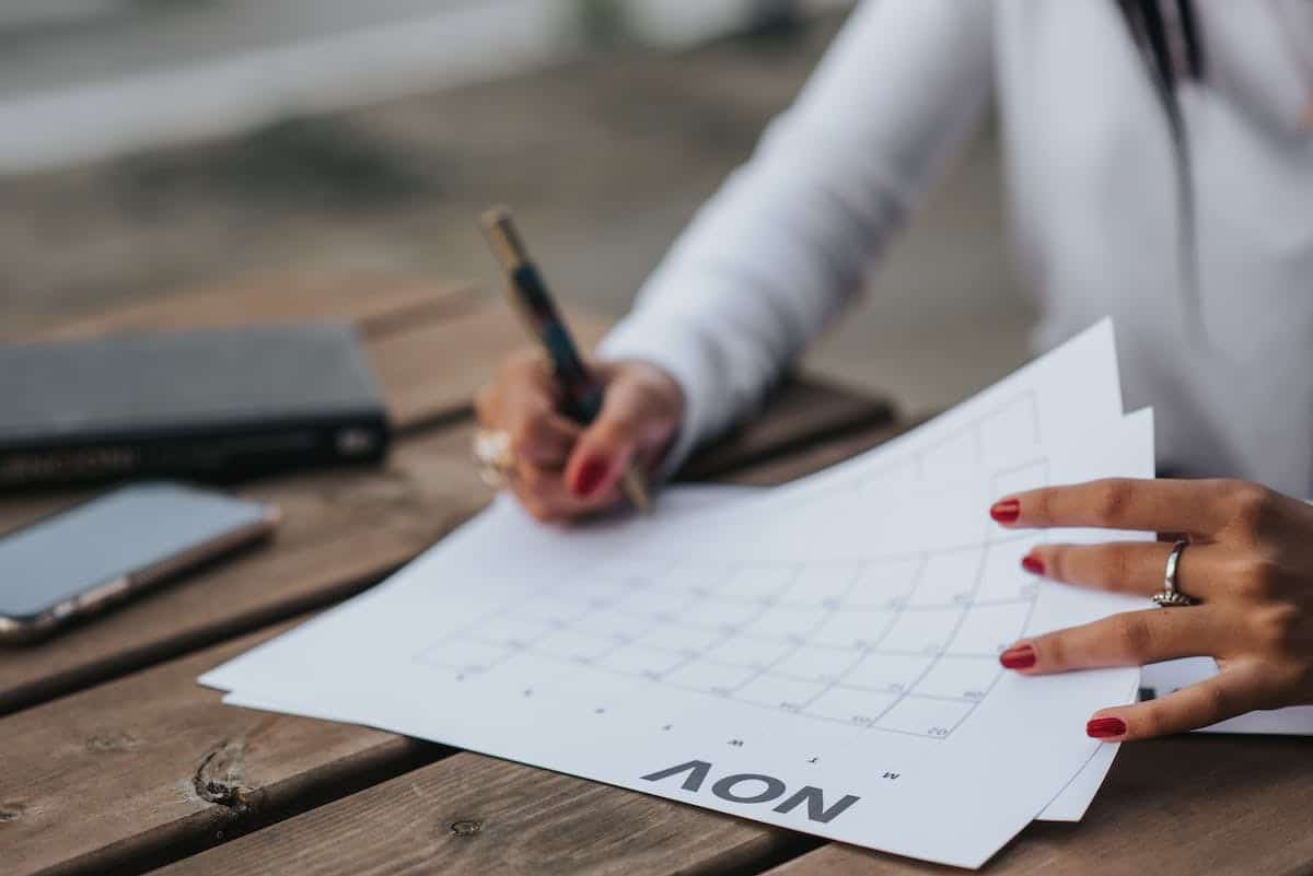 Les éléments essentiels des démarches administratives à suivre lors d’un déménagement