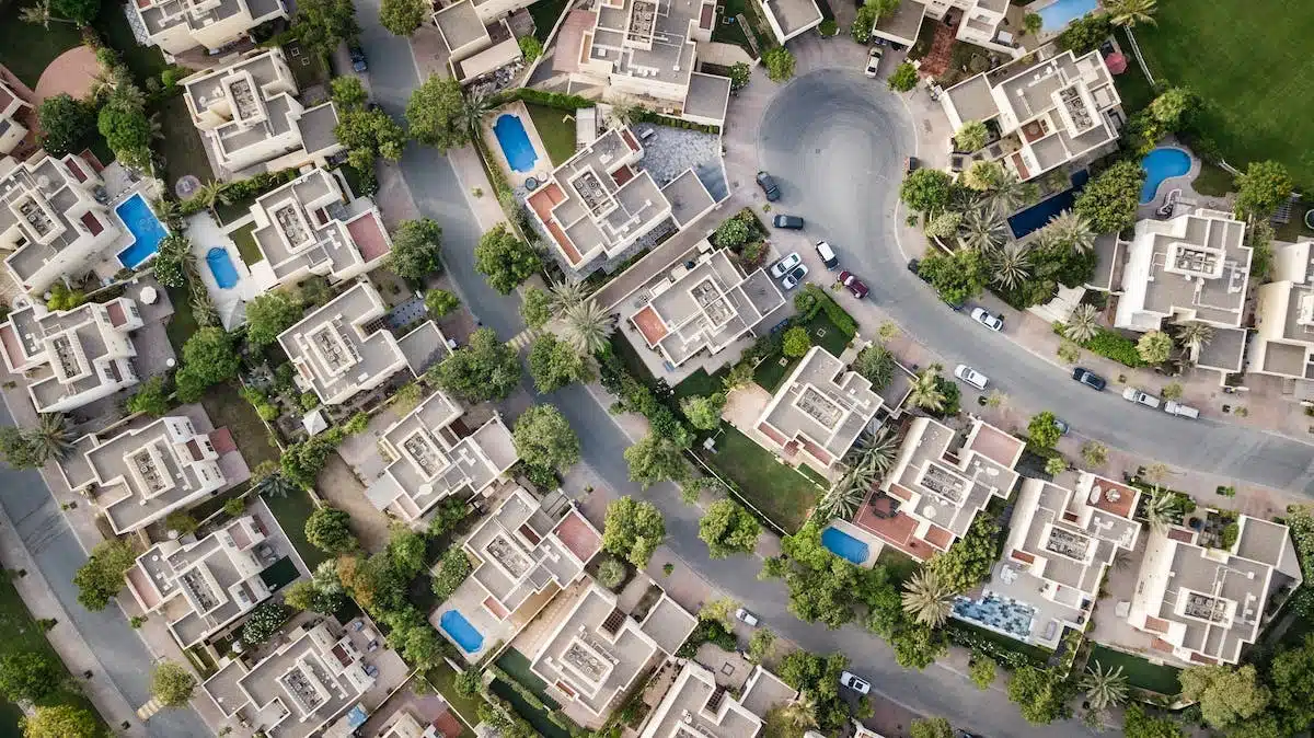 Les critères d’éligibilité des projets immobiliers en zone tendue pour une défiscalisation avantageuse Les critères d’éligibilité des projets immobiliers en zone tendue pour une défiscalisation avantageuse
