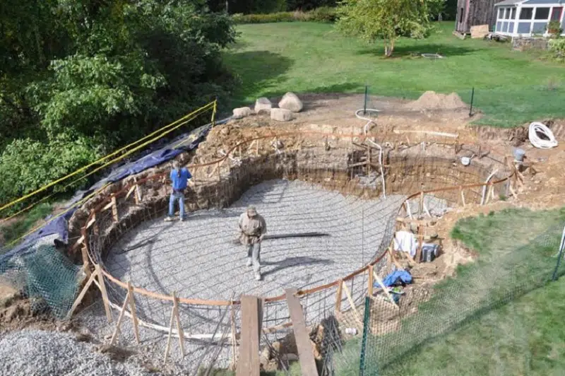 Règles à respecter pour construire une piscine dans son jardin