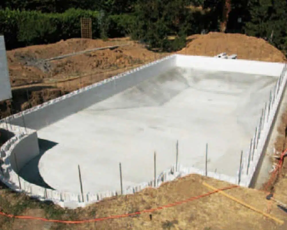 à respecter pour construire une piscine dans son jardin