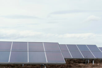 Les avantages économiques des ombrières photovoltaïques